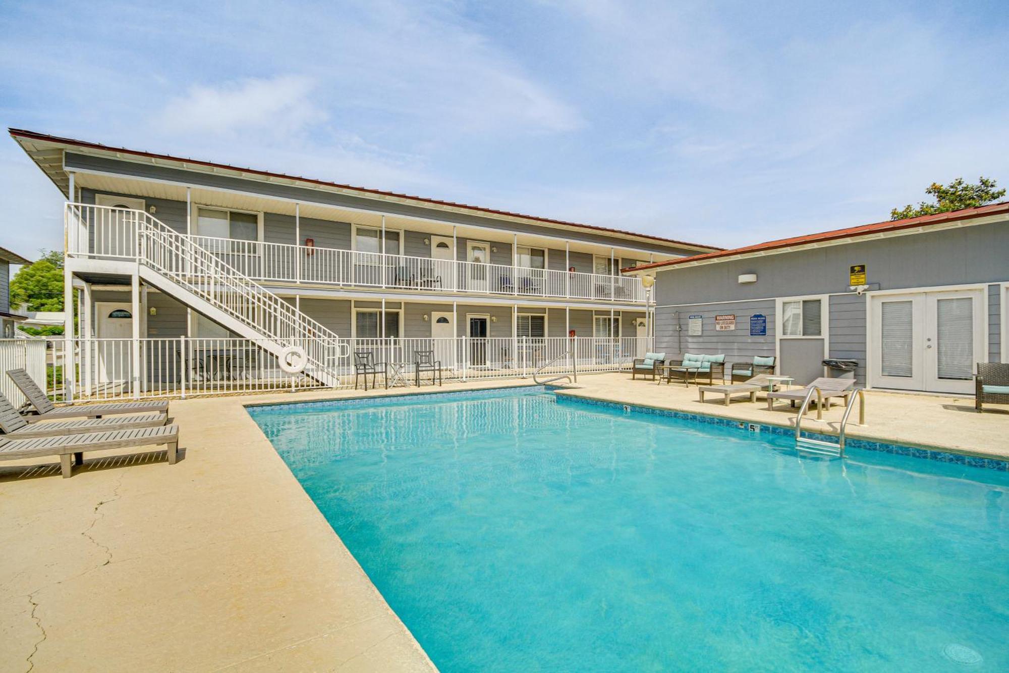 Airy Biloxi Condo With Patio Walk To Beach! Exteriér fotografie