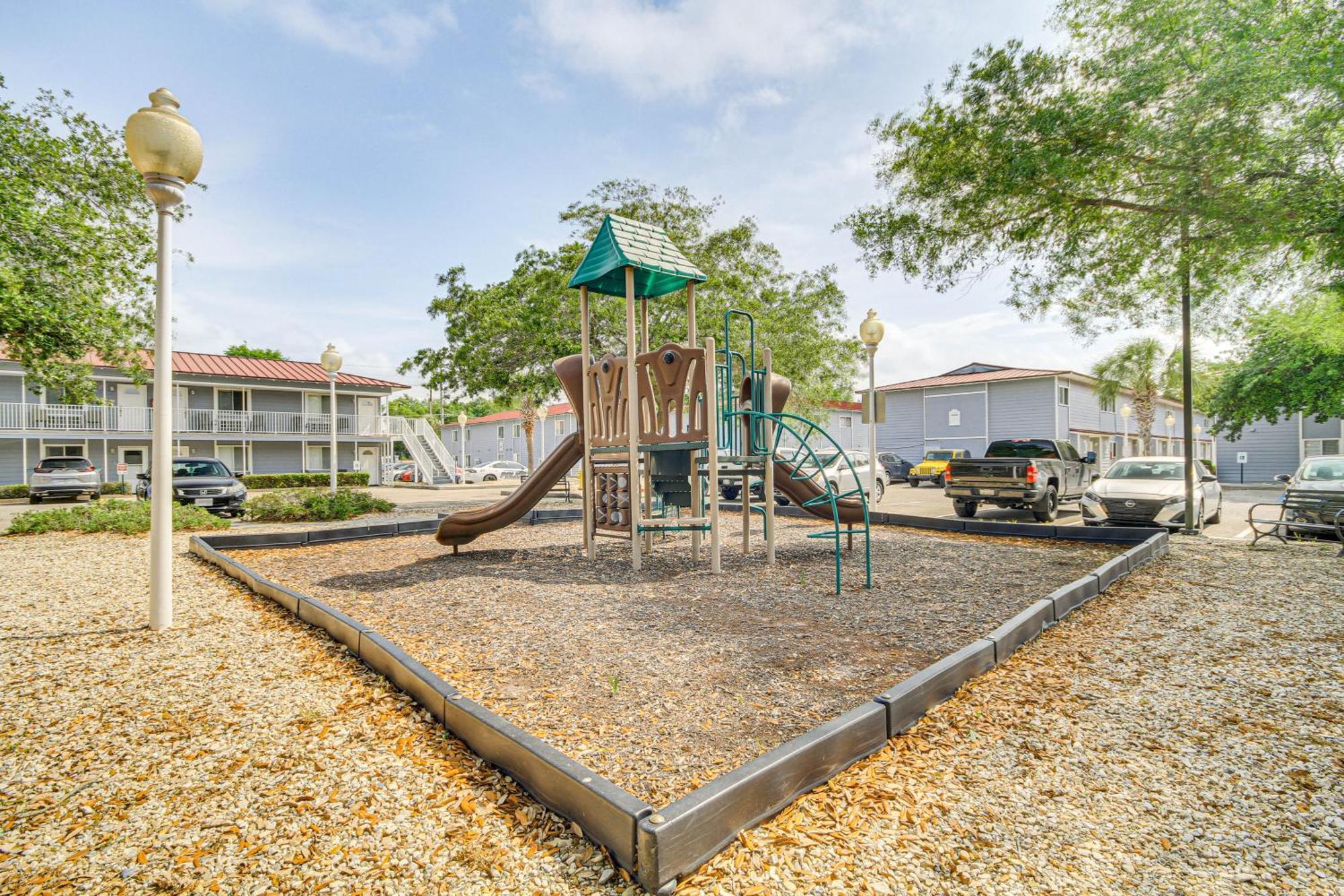 Airy Biloxi Condo With Patio Walk To Beach! Exteriér fotografie
