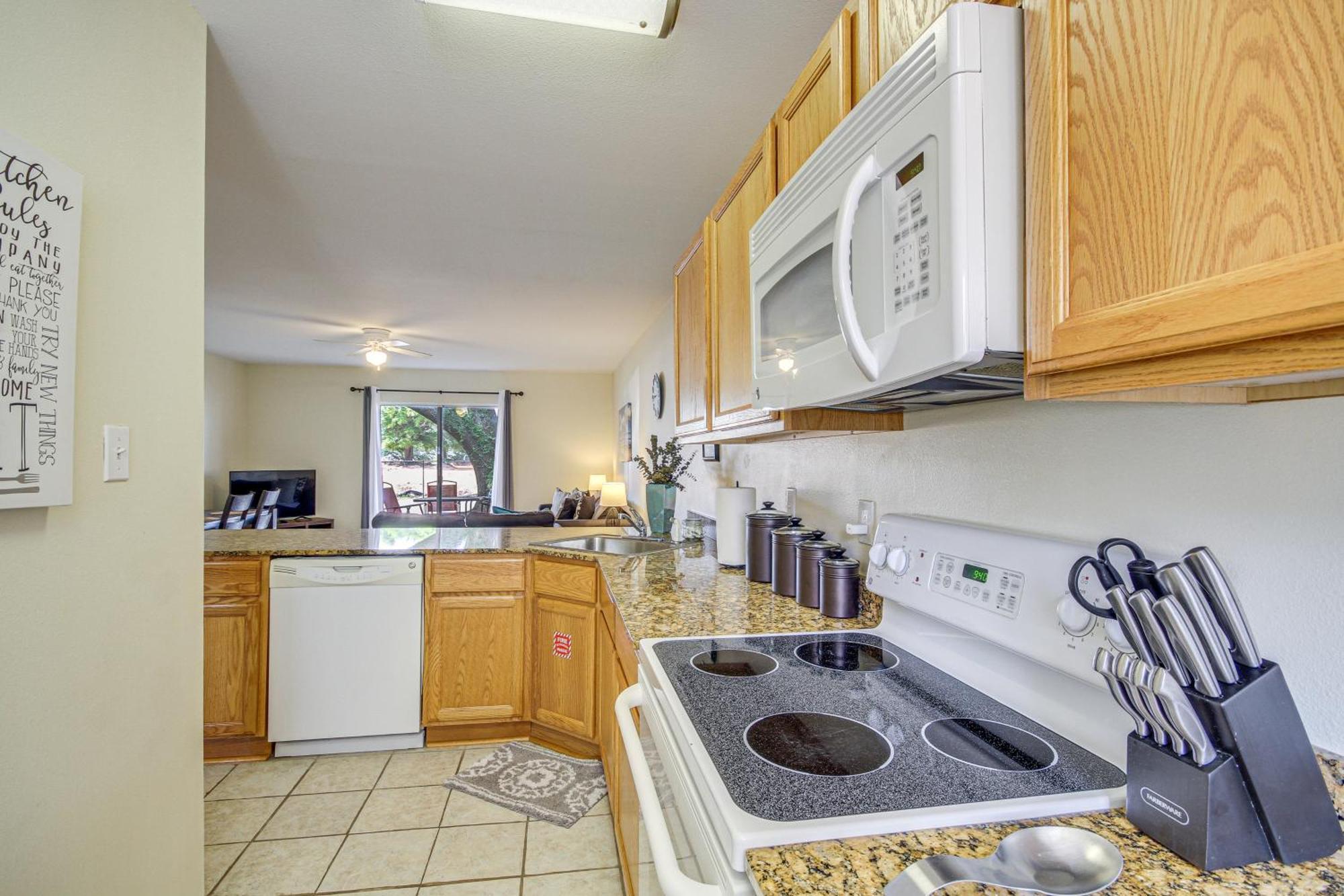 Airy Biloxi Condo With Patio Walk To Beach! Exteriér fotografie